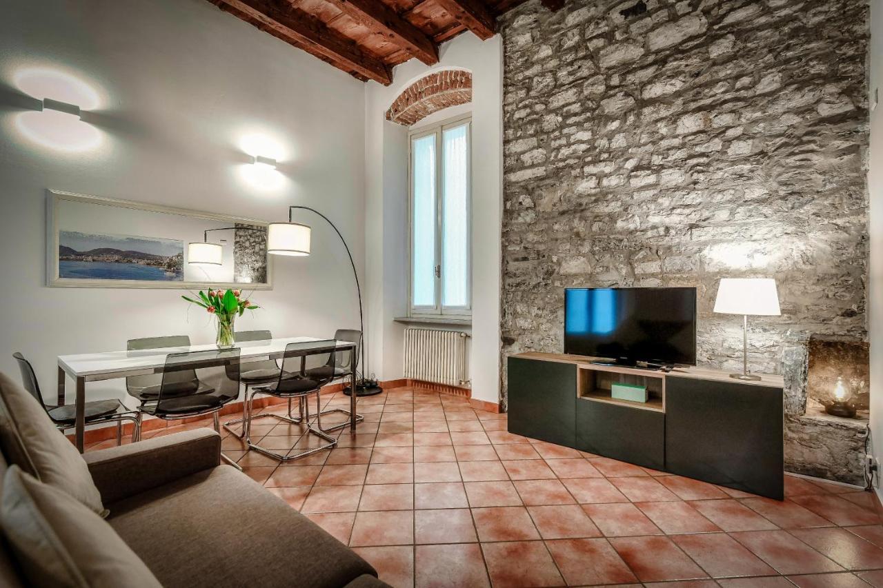 Piazza Duomo-Downtown Como Bagian luar foto